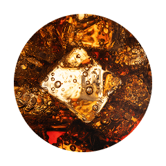 Gros plan sur une boisson gazeuse pétillante.